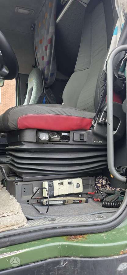 Volvo FH12-380  6×2, double sleeper