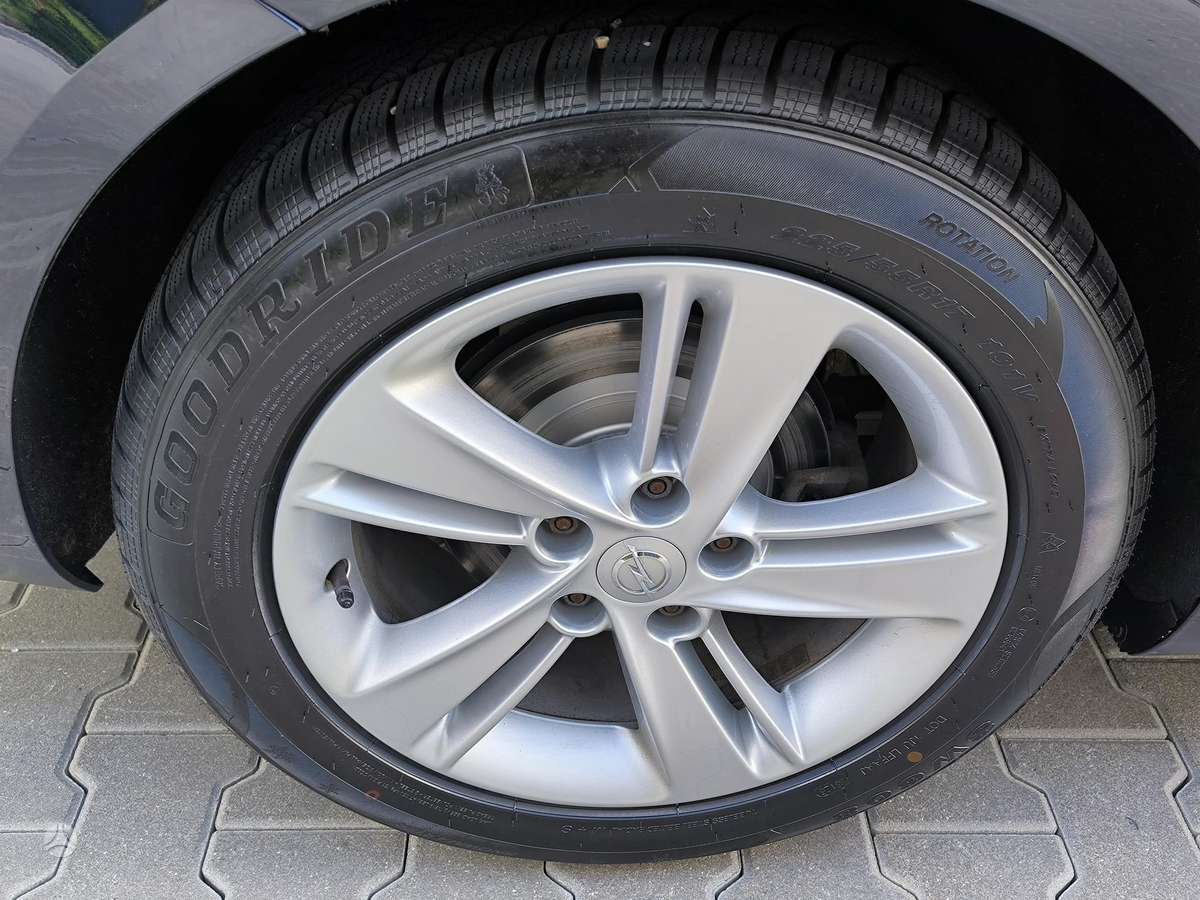 Opel Insignia, 2.0 l., universalas