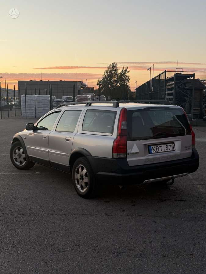 Volvo XC70, 2.4 l., wagon