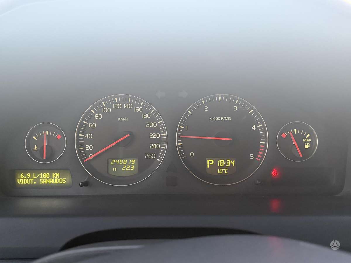 Volvo XC70, 2.4 l., wagon