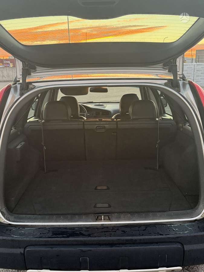 Volvo XC70, 2.4 l., wagon