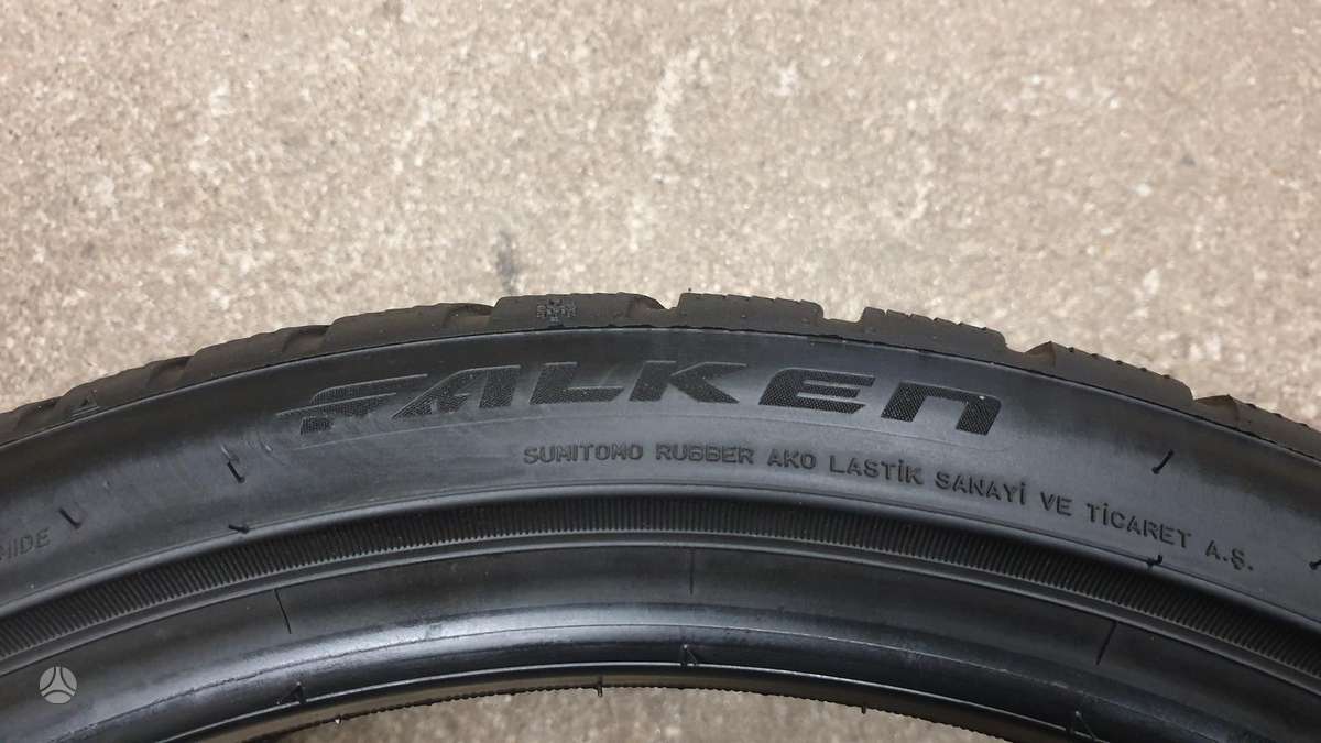 Falken EuroWinter HS02, winter 235/35 R19
