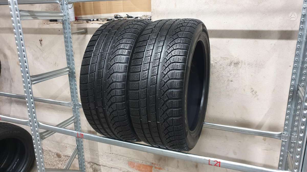 Pirelli PZero Winter, зимние 255/45 R19