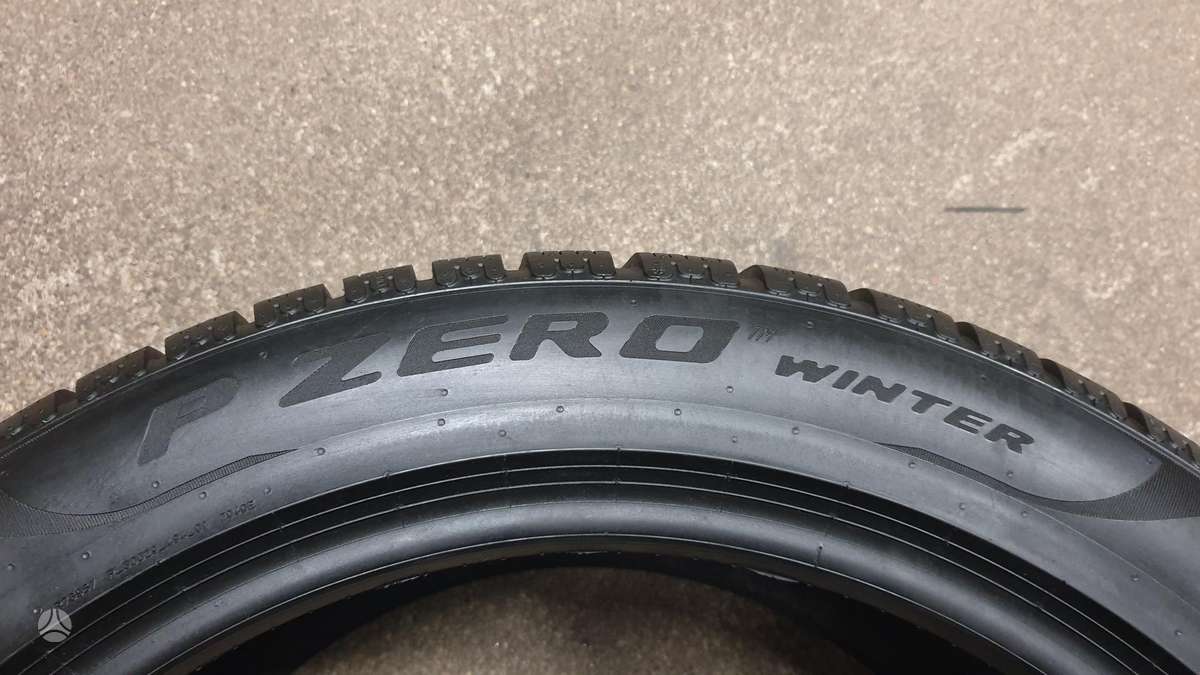 Pirelli PZero Winter, зимние 255/45 R19
