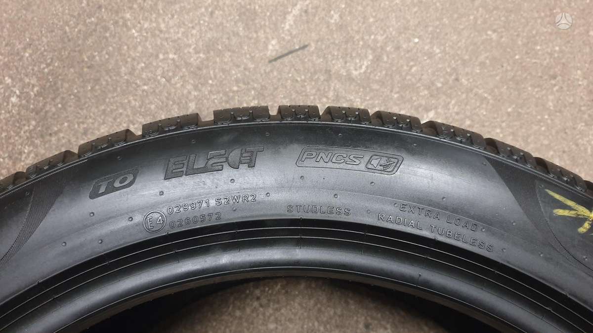 Pirelli PZero Winter, зимние 255/45 R19