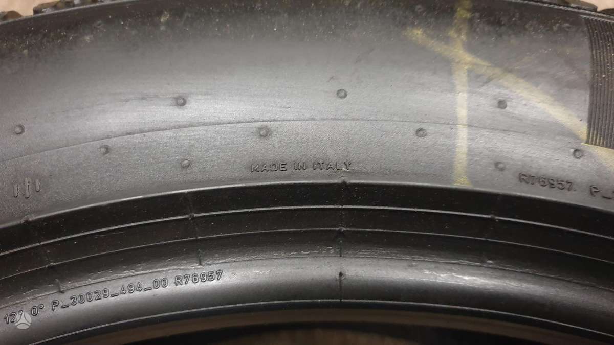 Pirelli PZero Winter, зимние 255/45 R19