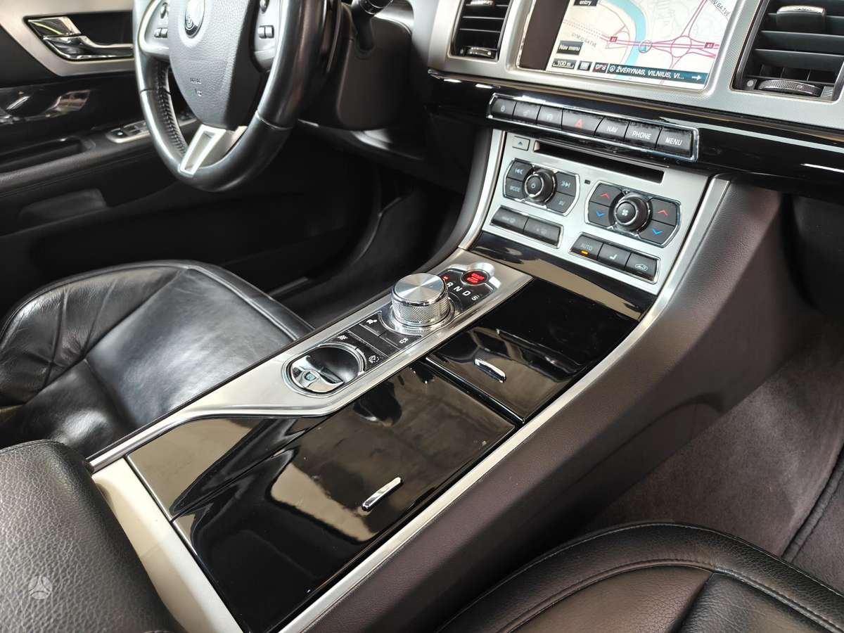 Jaguar XF, 3.0 l., wagon