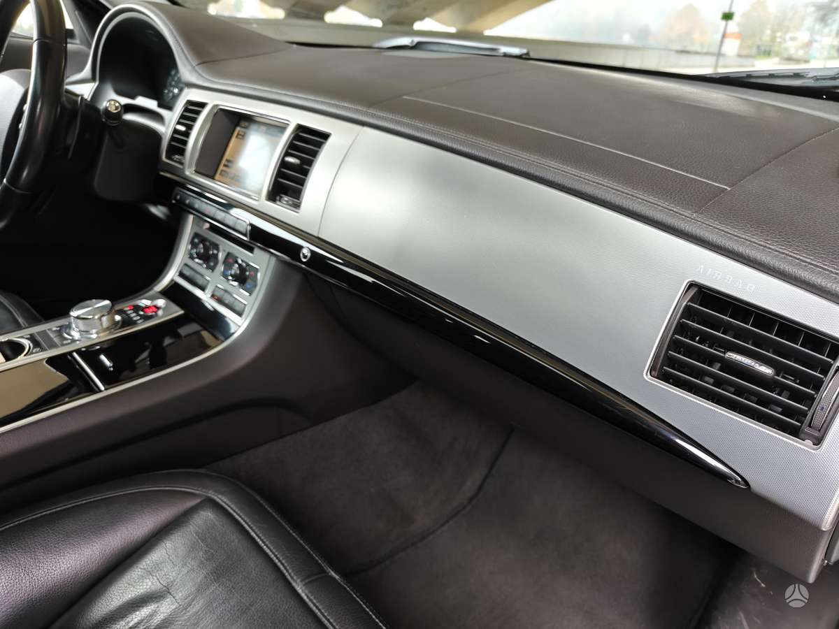 Jaguar XF, 3.0 l., wagon