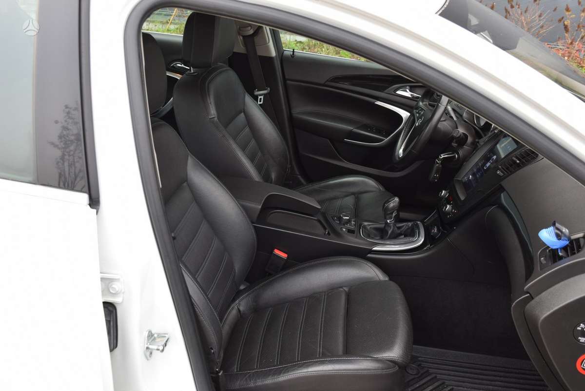 Opel Insignia, 2.0 l., hatchback