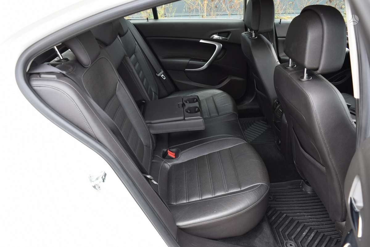 Opel Insignia, 2.0 l., hatchback