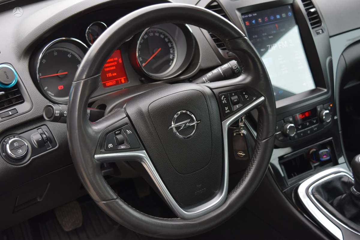 Opel Insignia, 2.0 l., hatchback