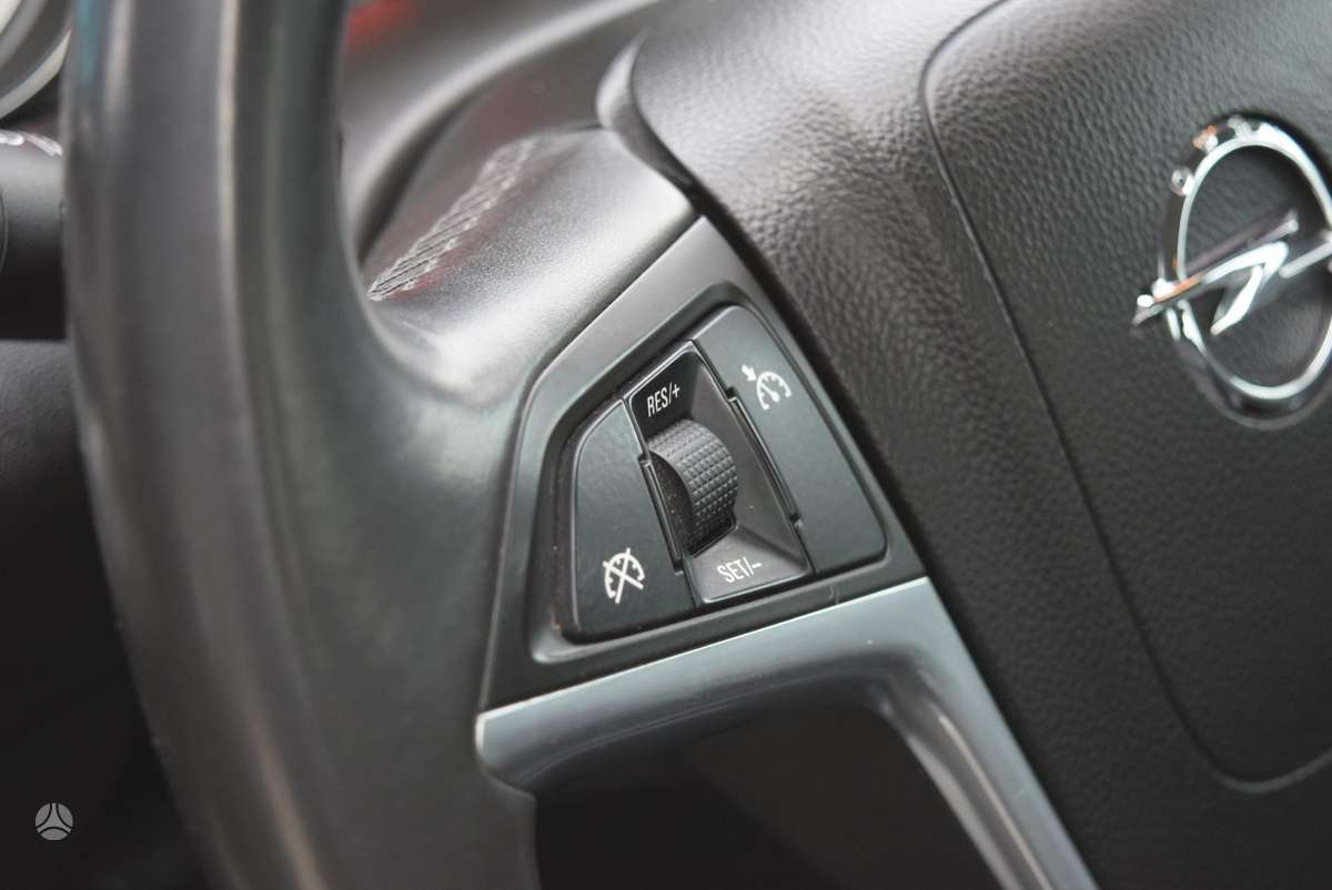 Opel Insignia, 2.0 l., hatchback