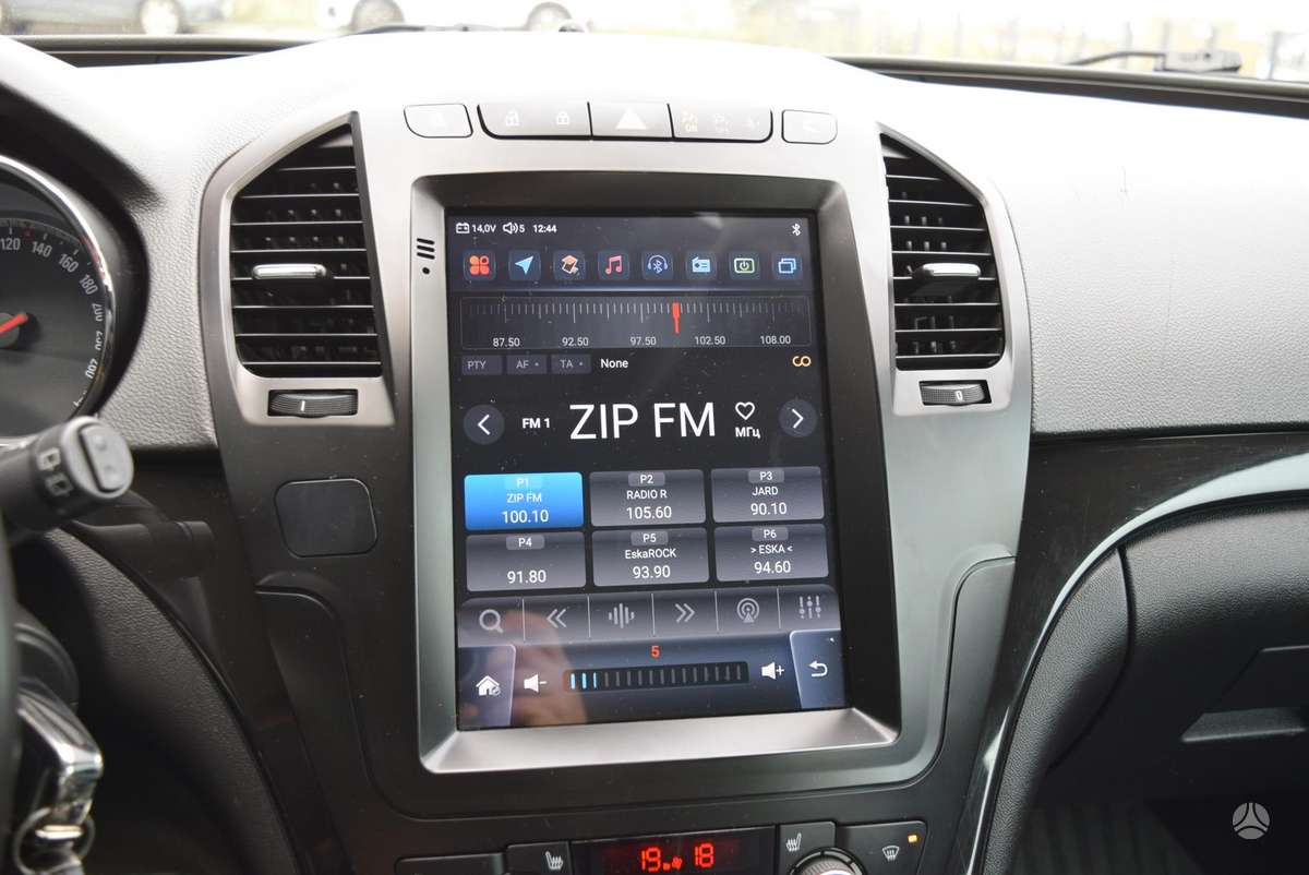 Opel Insignia, 2.0 l., hatchback