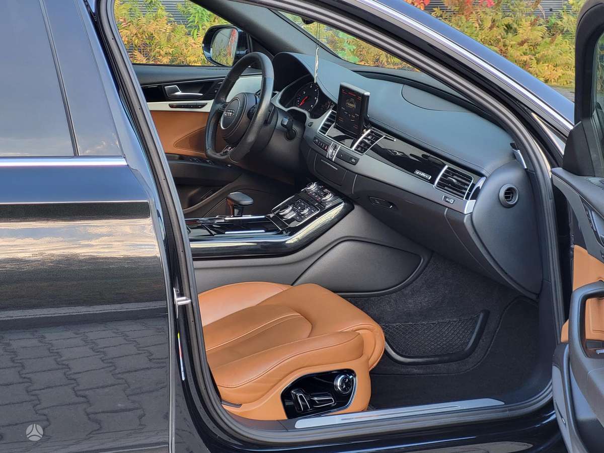 Audi A8, 3.0 l., sedanas