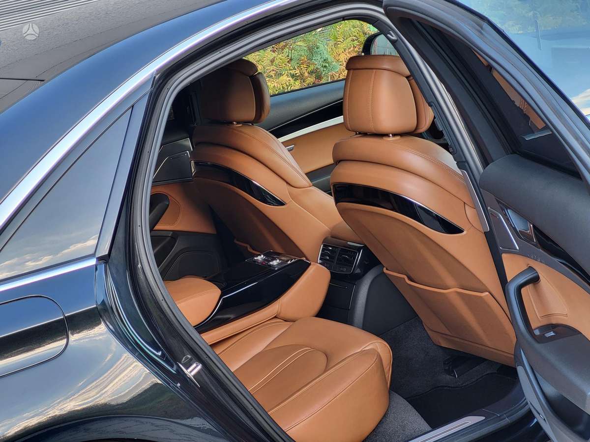 Audi A8, 3.0 l., sedanas