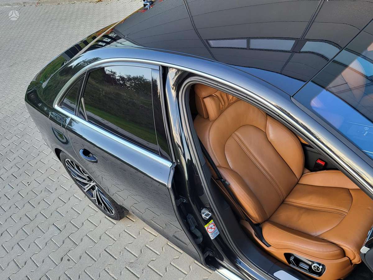 Audi A8, 3.0 l., sedanas