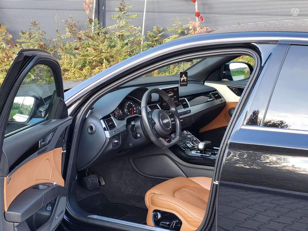 Audi A8, 3.0 l., sedanas