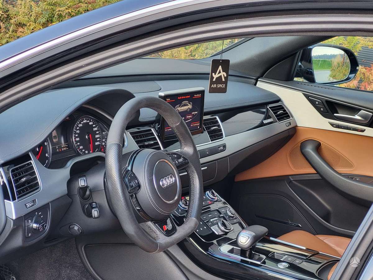 Audi A8, 3.0 l., sedanas