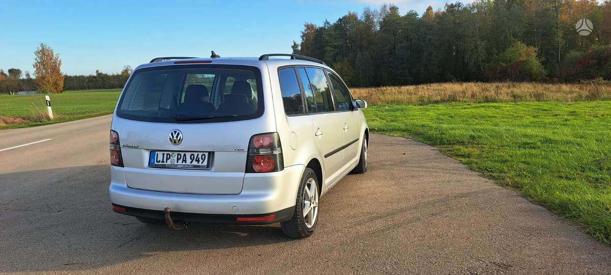 Volkswagen Touran 2007 — interior