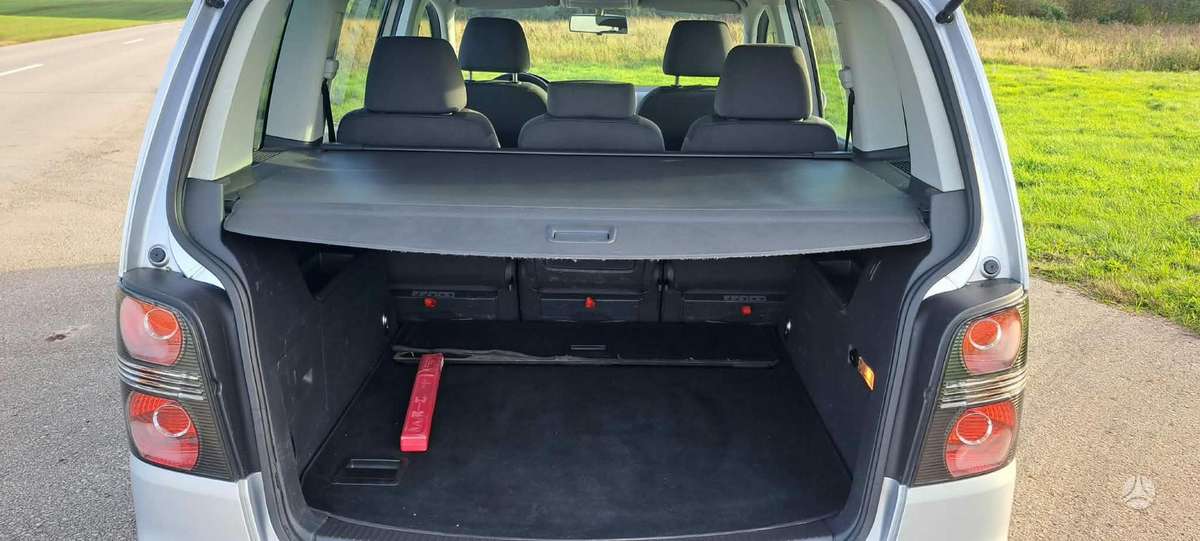 Volkswagen Touran 2007 — photo 9