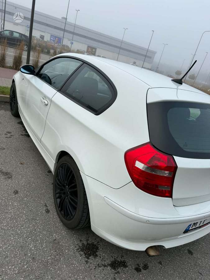 BMW 118, 2.0 l., Хэтчбек