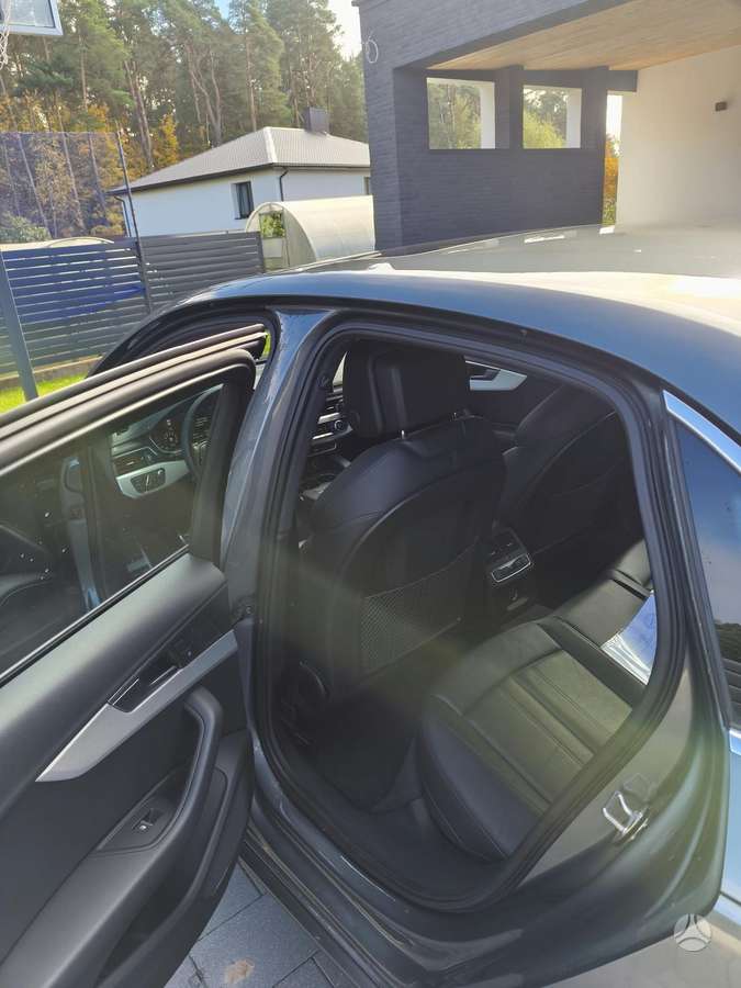 Audi A4, 2.0 l., Седан