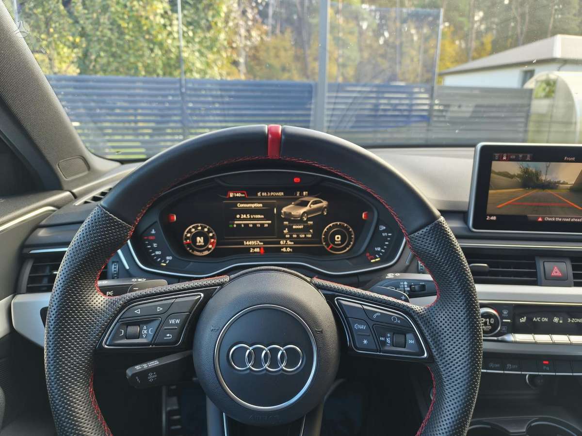 Audi A4, 2.0 l., Седан