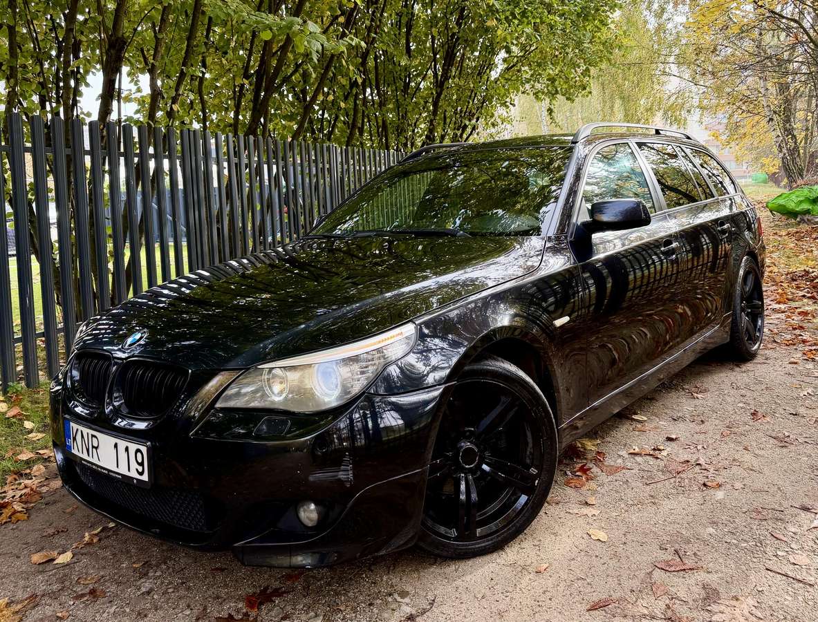 BMW 520, universalas
