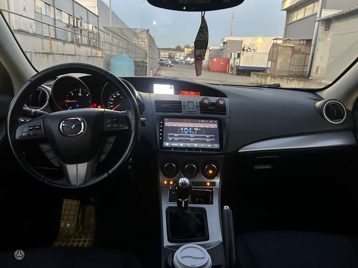 Mazda 3, 1.6 l., hatchback
