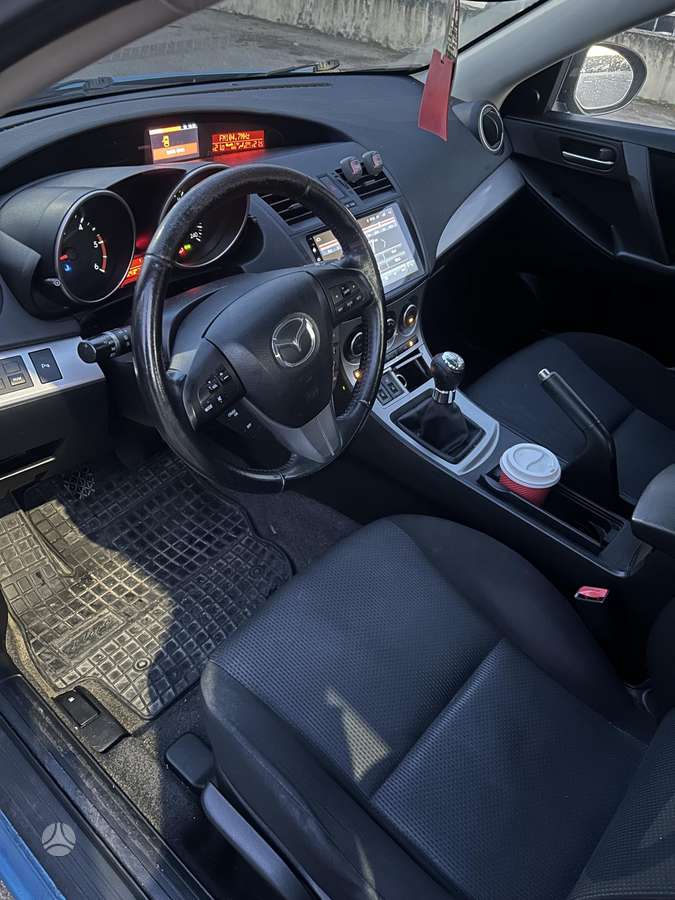 Mazda 3, 1.6 l., hatchback
