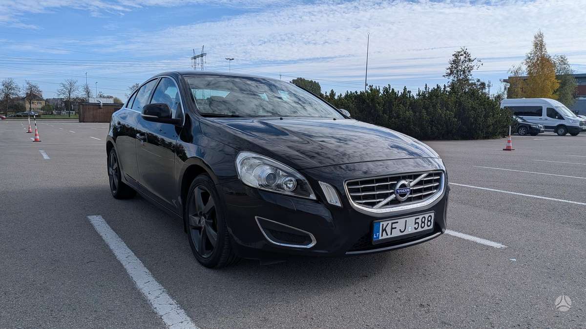 Volvo S60, 2.0 l., Седан