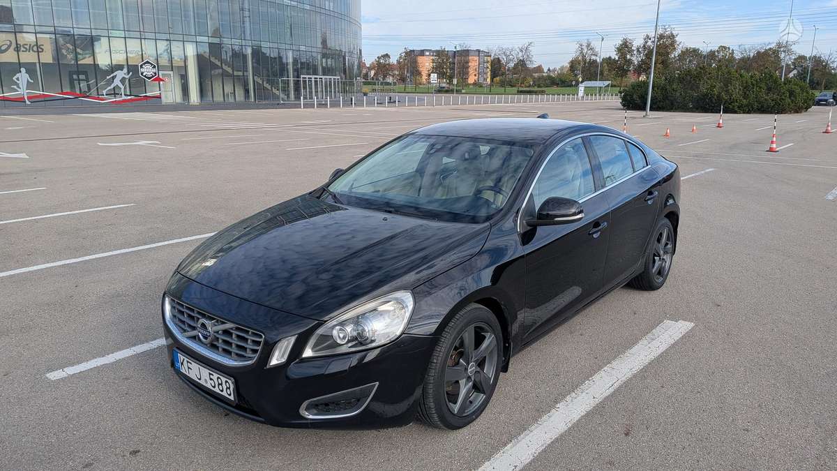 Volvo S60, 2.0 l., Седан