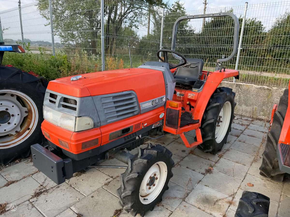 Kubota GL220, тракторы
