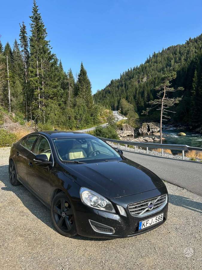 Volvo S60, 2.0 l., Седан