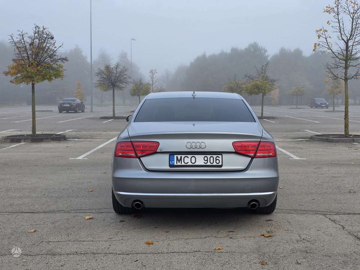 Audi A8, 3.0 l., Седан