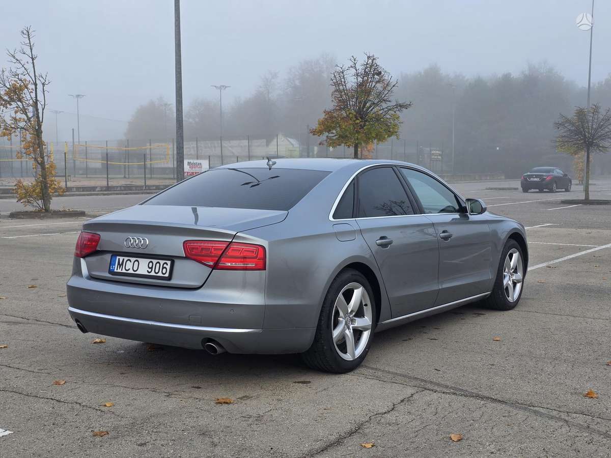 Audi A8, 3.0 l., Седан