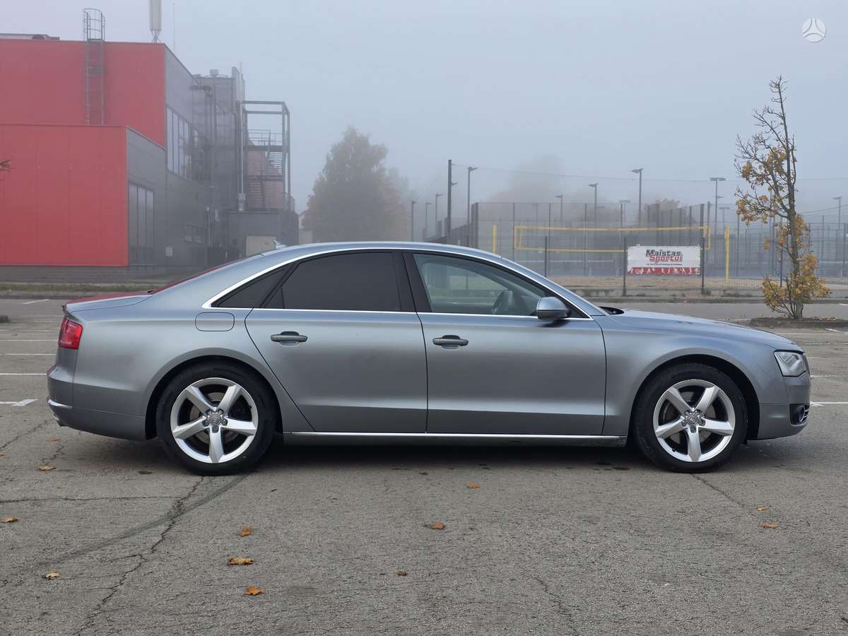 Audi A8, 3.0 l., Седан