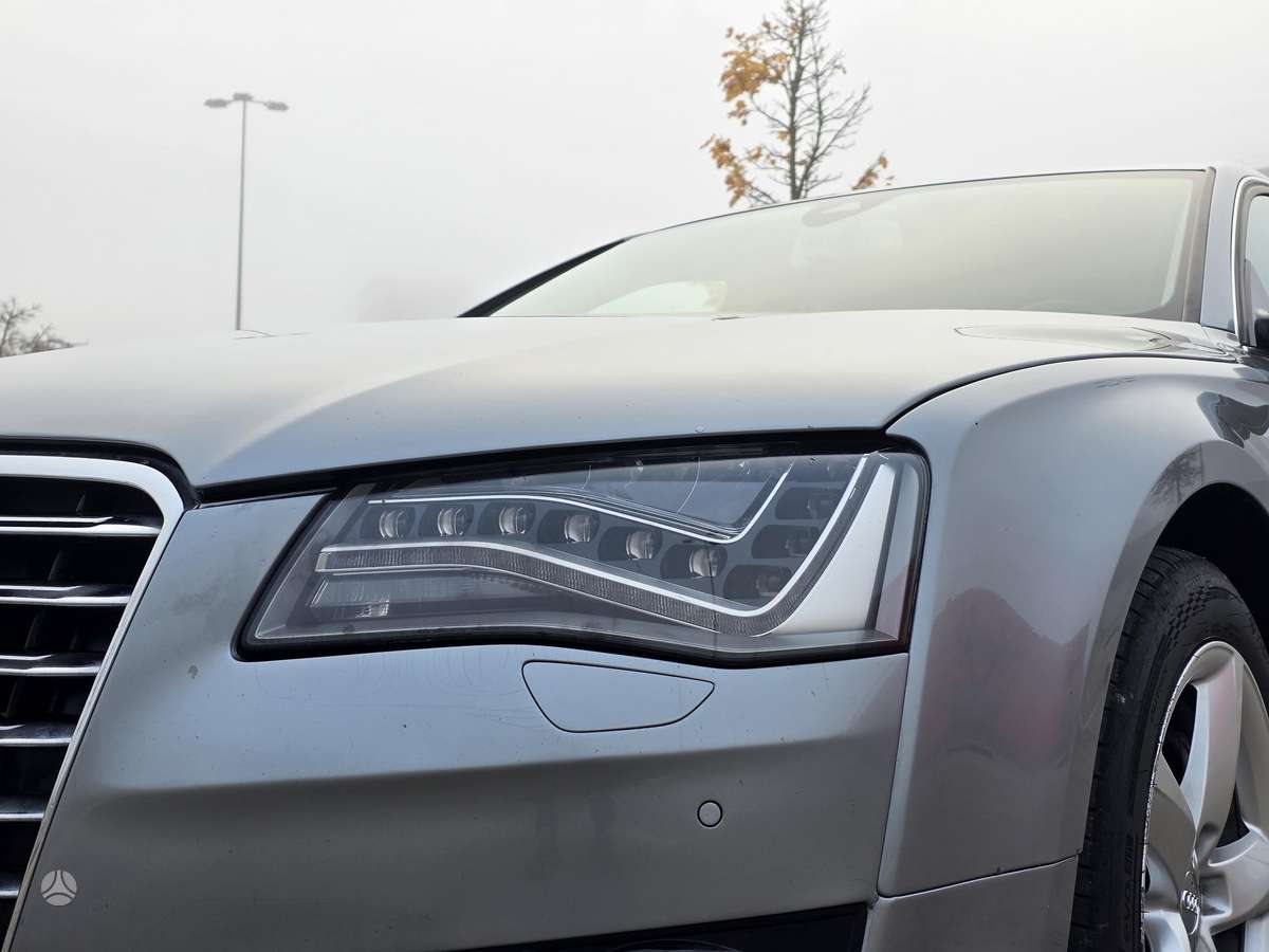 Audi A8, 3.0 l., Седан