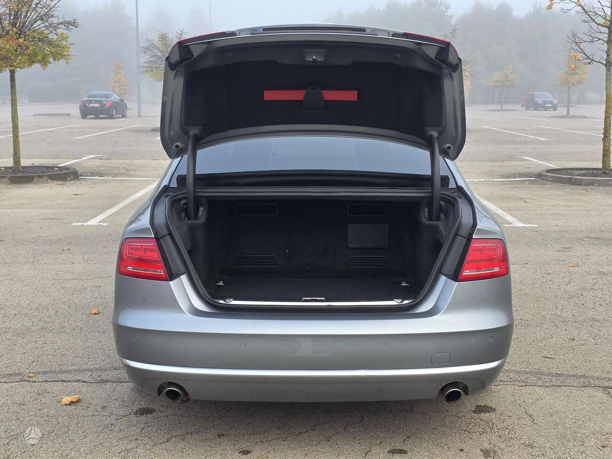Audi A8, 3.0 l., Седан