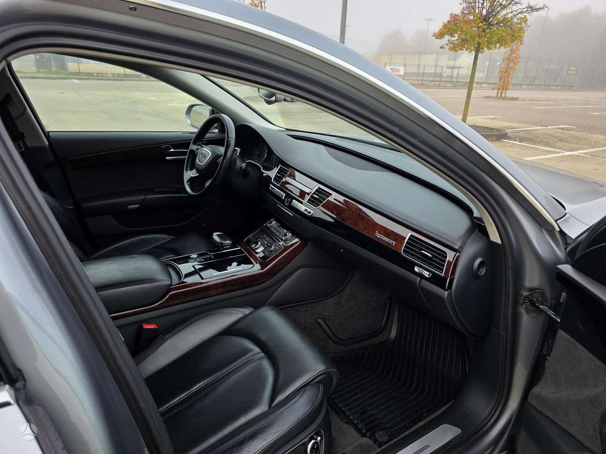Audi A8, 3.0 l., Седан