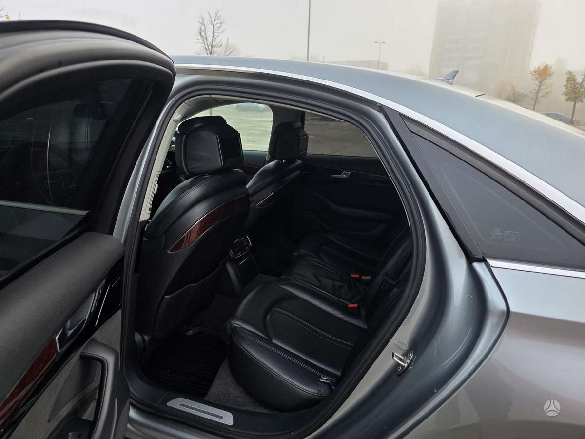 Audi A8, 3.0 l., Седан