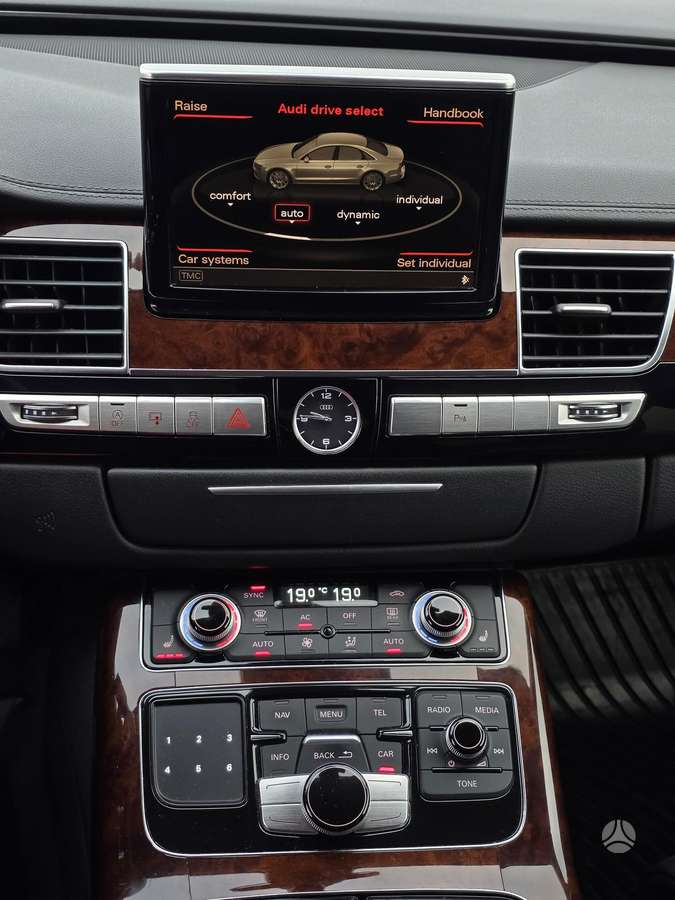 Audi A8, 3.0 l., Седан