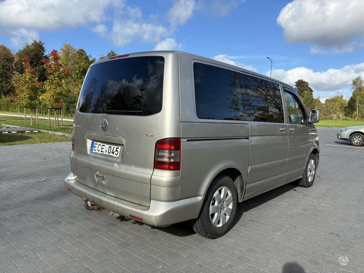Volkswagen Multivan, 2.5 l., Минивэн