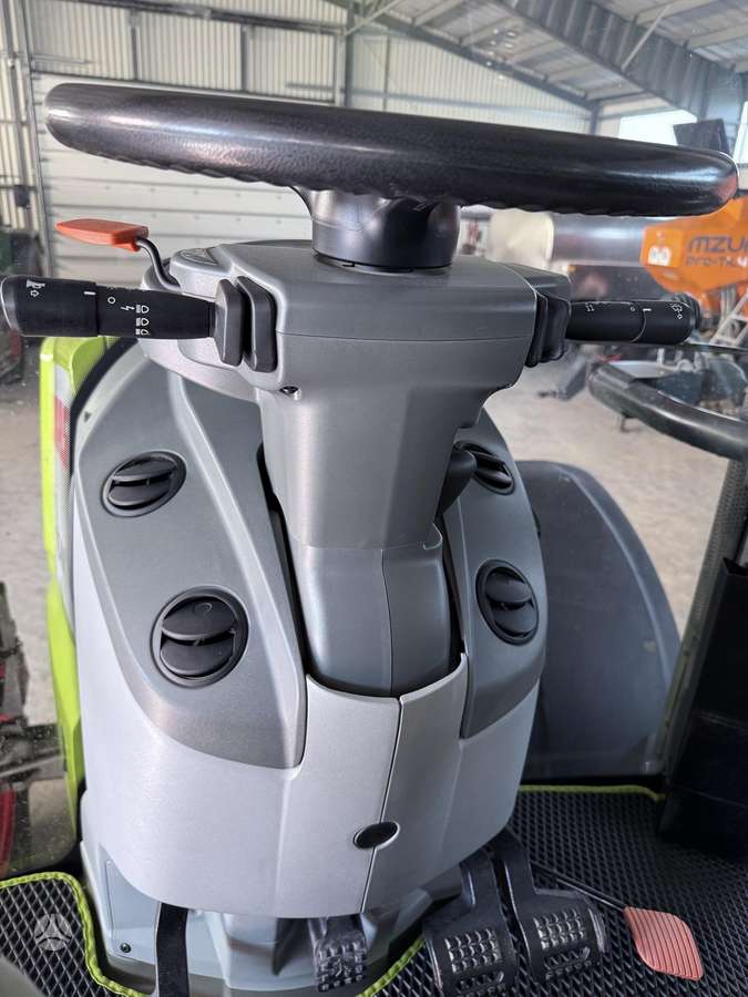 Claas Axion 810 CMATIC, tractors