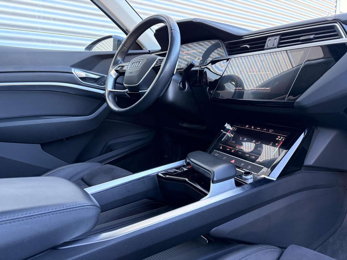 Audi e-tron, 95 кВт·ч, Внедорожник / Кроссовер