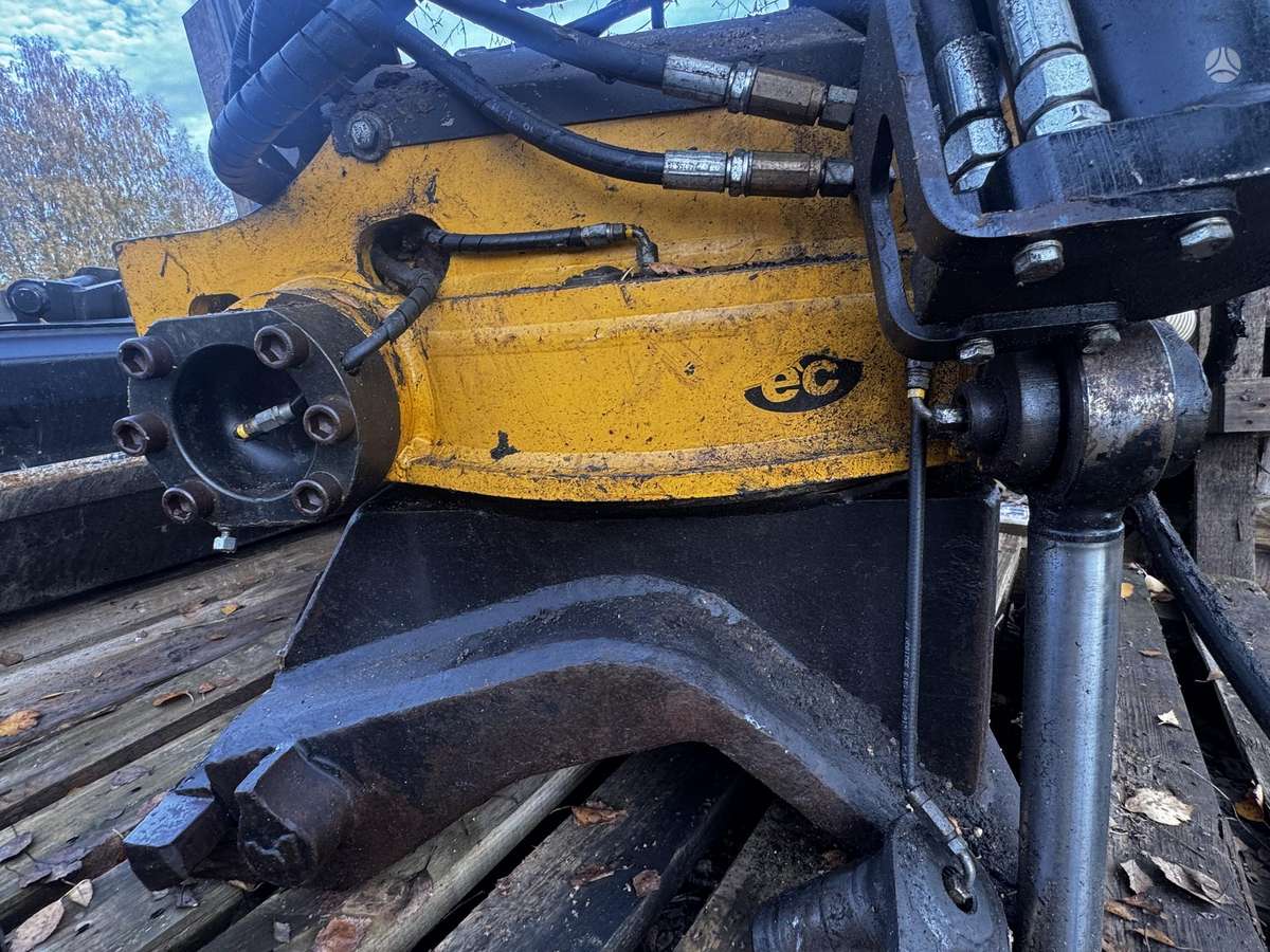-Kita- Engcon rotortiltas, ковши