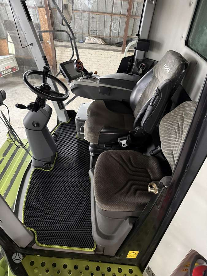 Claas Lexion 650, combine harvesters