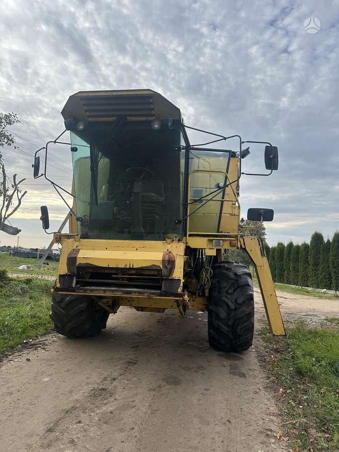New Holland TX34, kombainai