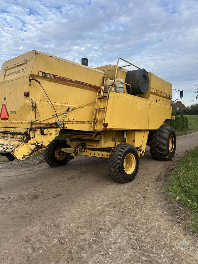 New Holland TX34, комбайны