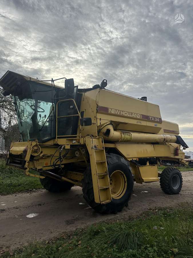 New Holland TX34, kombainai
